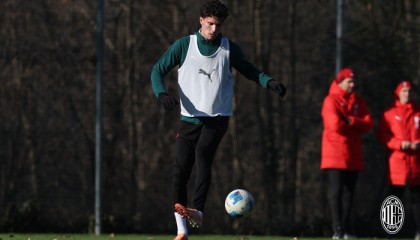 米兰未来队今日训练备战|AC米兰_新浪体育_新浪新闻